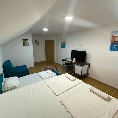 מוסטר Apple Line Appartments מראה חיצוני תמונה
