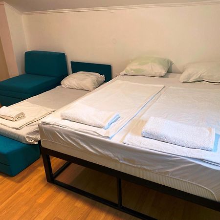 מוסטר Apple Line Appartments מראה חיצוני תמונה
